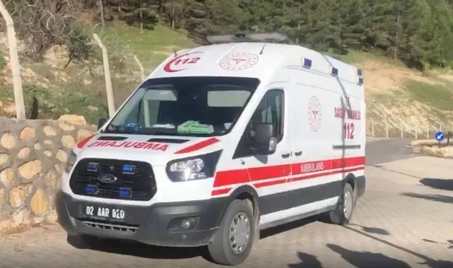 Kahta'da Otomobil Takla Attı: 4 Kişi Yaralandı