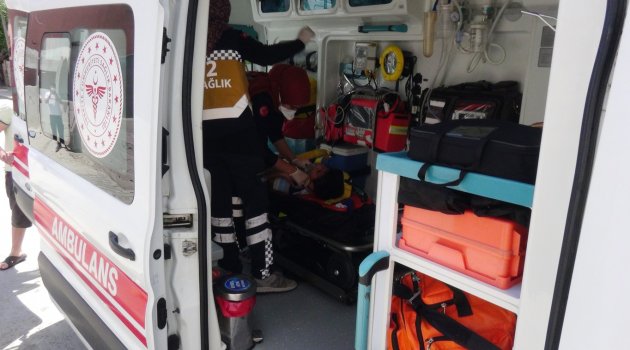 Motosiklet ile bisiklet çarpıştı: 2 yaralı
