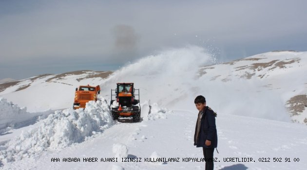 Nemrut Dağı Yolu Kar'dan Temizlendi